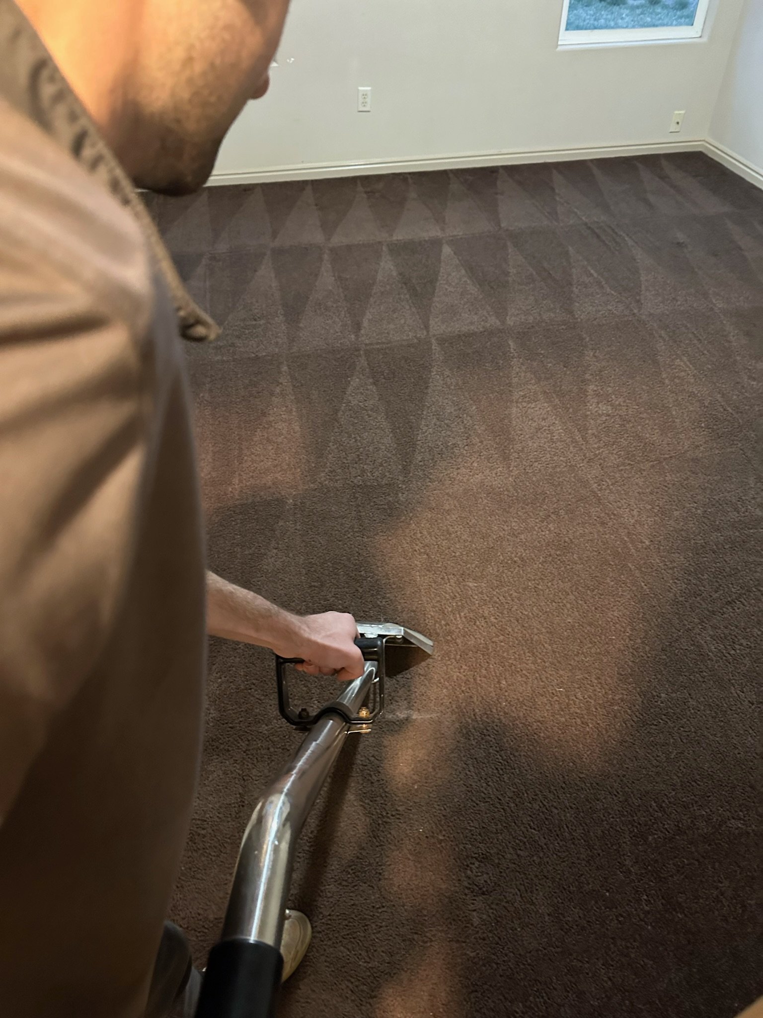 Hot water extraction carpet cleaning in a St. George home